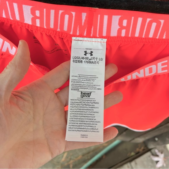 Under Armour Wm’s Woven Play Up Active Heat Gear Loose Running Shorts NWT Sz L - Picture 11 of 16